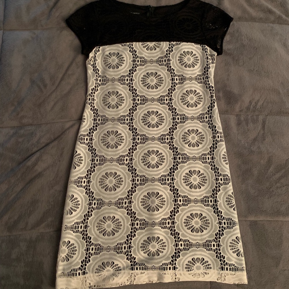 Metaphor black and white Lacey dress